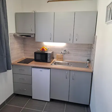 Old Town Candler Apartment Pula