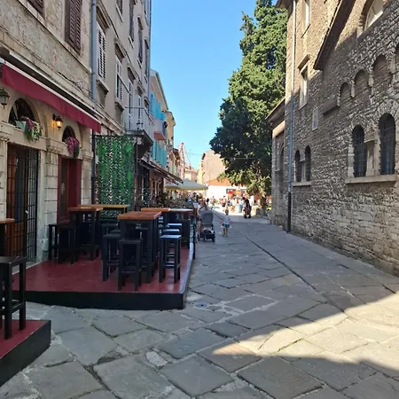 Old Town Candler Apartmán Pula