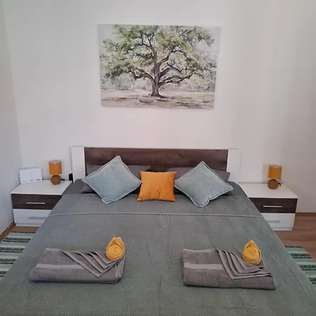 Old Town Candler Apartmán *