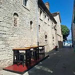 Cozy In Old Town * 普拉